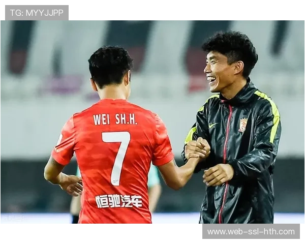 球迷烟火中断意甲赛事，安全协议再引争议