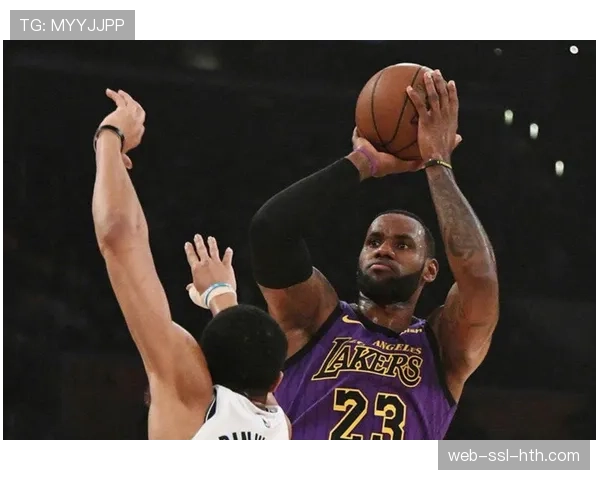 詹姆斯41岁仍不可阻挡，美媒：火箭根本挡不住勒布朗